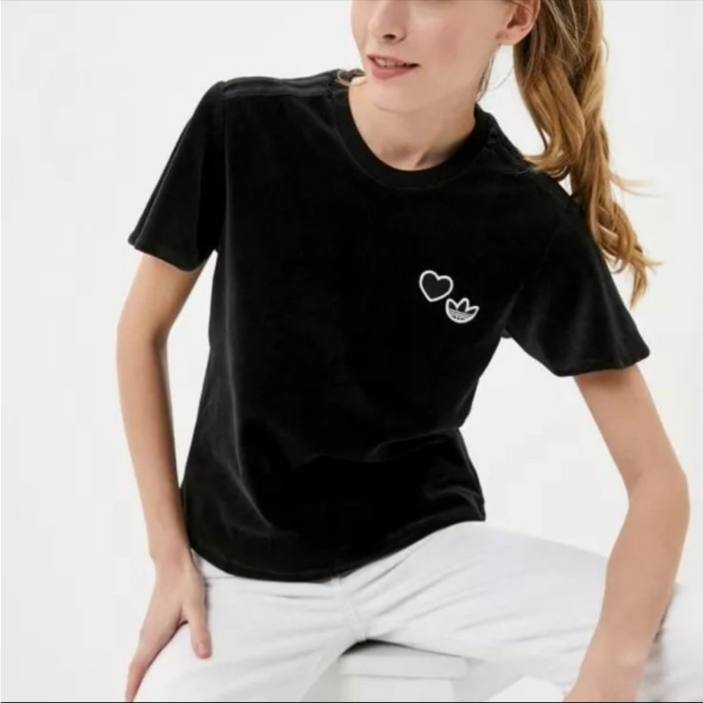 Adidas GN3062 Heart Shaped Patch Tee Velour Black Size L